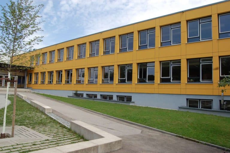 Fenstererneuerung Schule Steppach